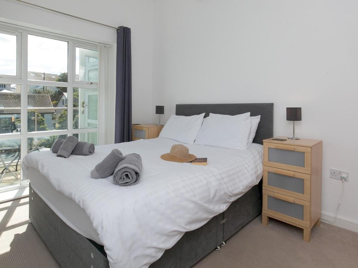 Pass The Keys 2 Bed Sea View Apartment With Balcony Parking Benllech Dış mekan fotoğraf