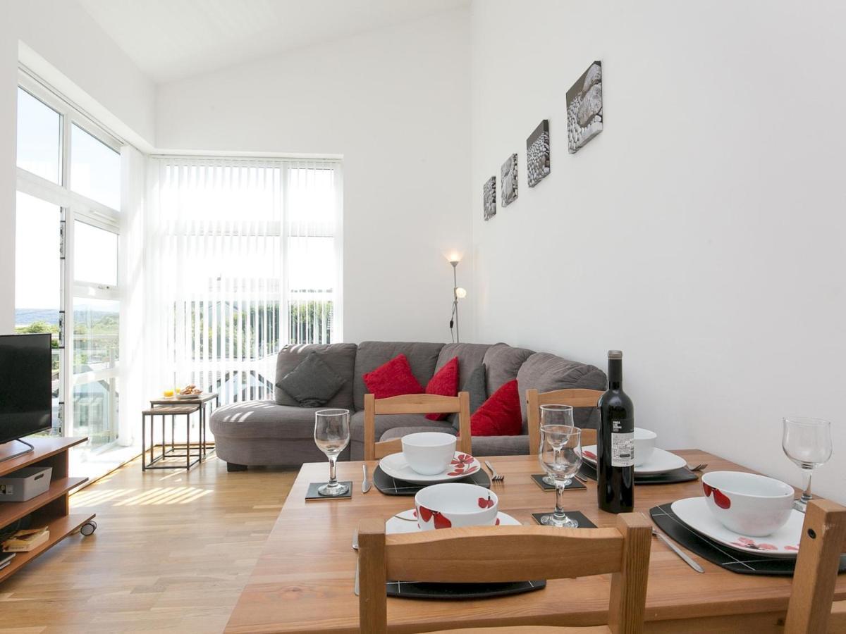 Pass The Keys 2 Bed Sea View Apartment With Balcony Parking Benllech Dış mekan fotoğraf