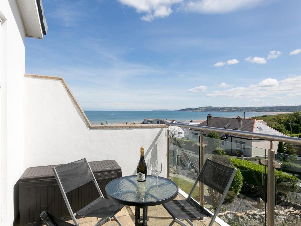 Pass The Keys 2 Bed Sea View Apartment With Balcony Parking Benllech Dış mekan fotoğraf