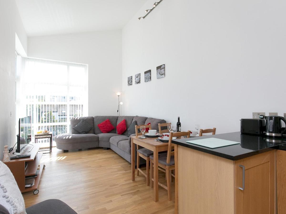 Pass The Keys 2 Bed Sea View Apartment With Balcony Parking Benllech Dış mekan fotoğraf