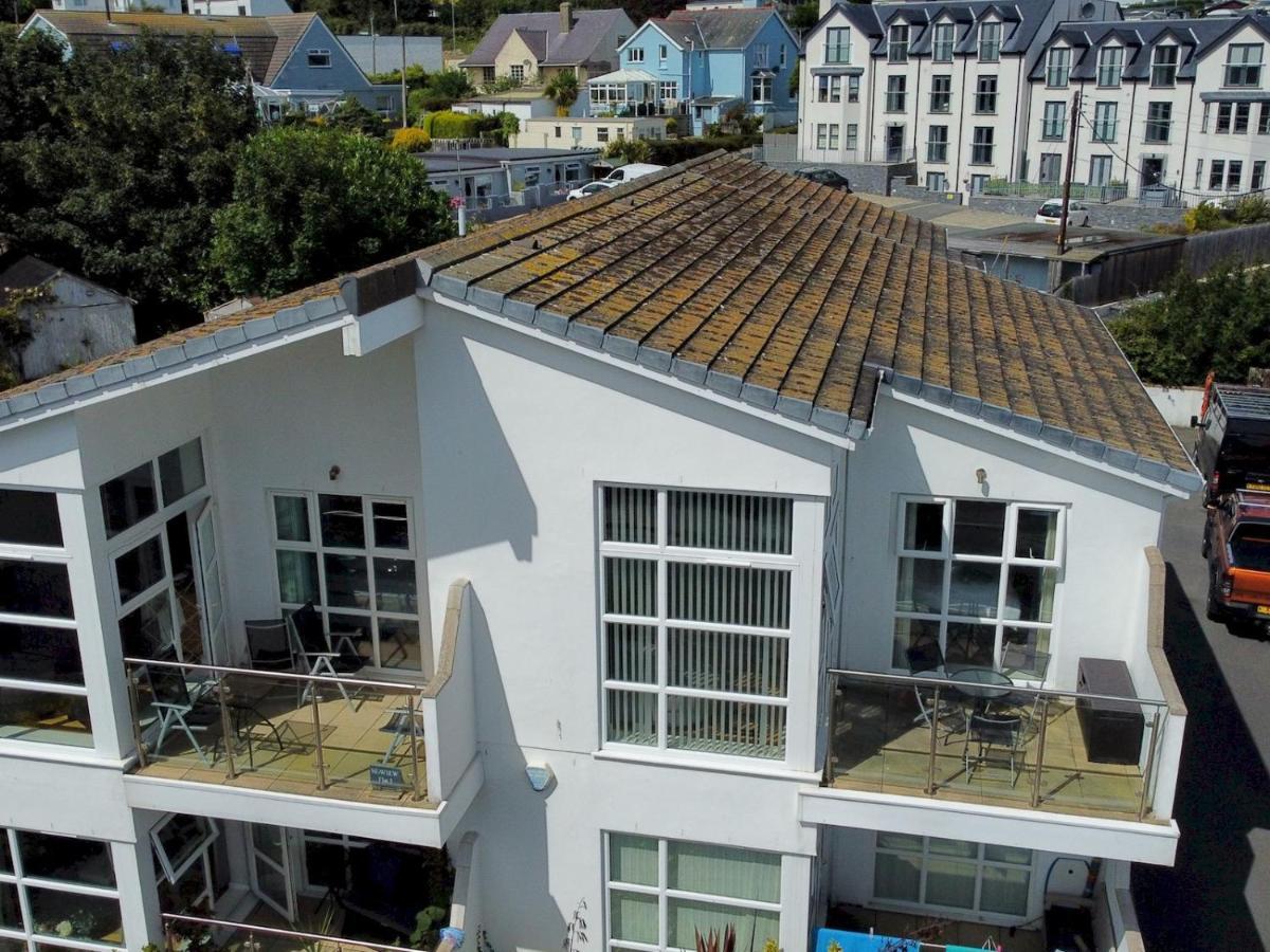 Pass The Keys 2 Bed Sea View Apartment With Balcony Parking Benllech Dış mekan fotoğraf