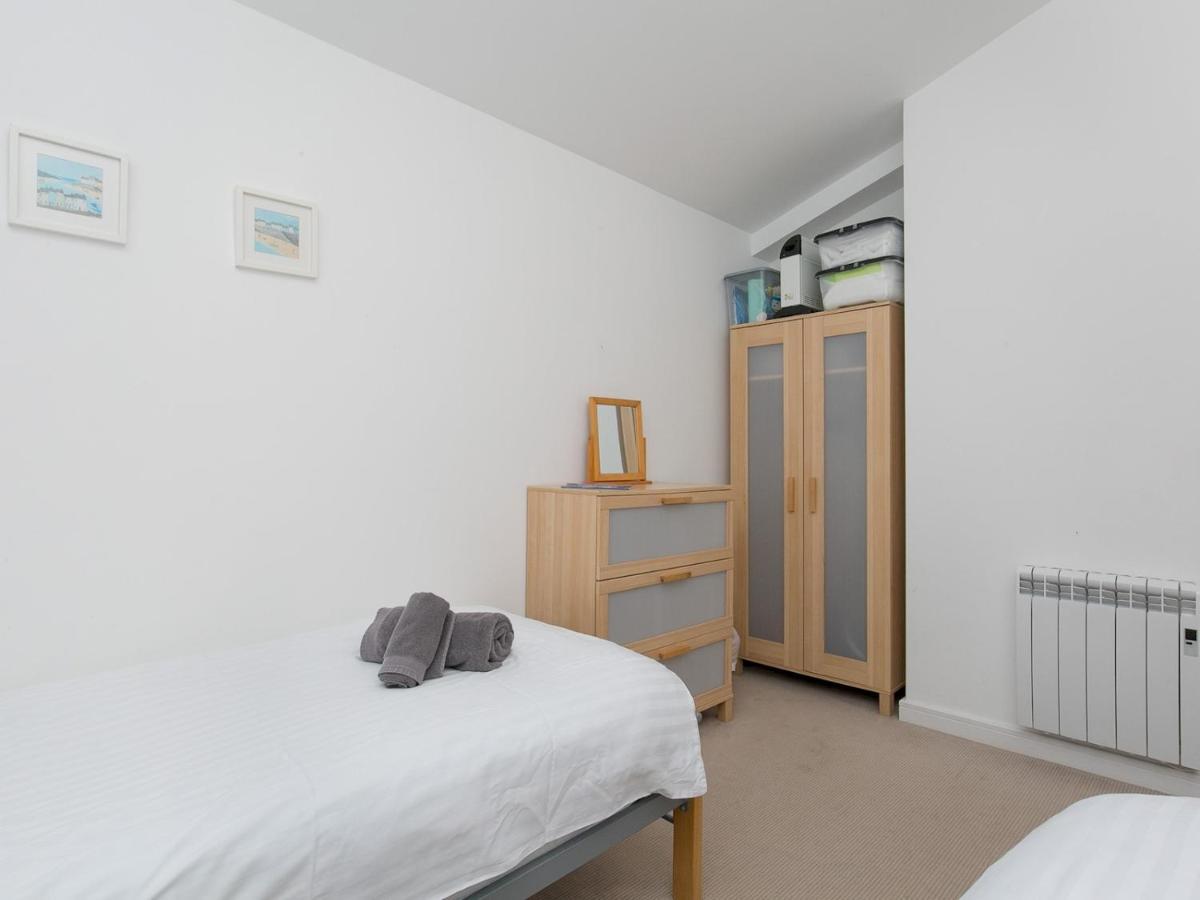 Pass The Keys 2 Bed Sea View Apartment With Balcony Parking Benllech Dış mekan fotoğraf